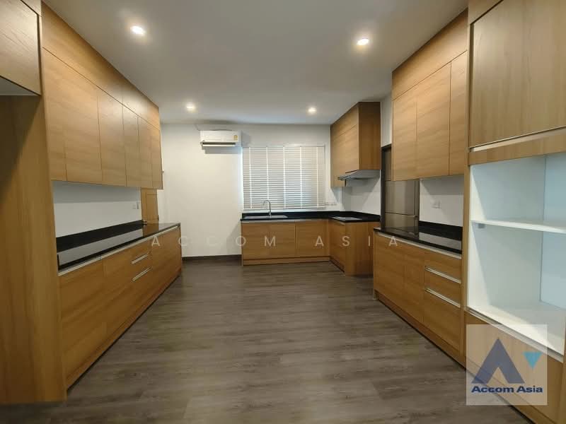 Pet friendly Pet-Friendly Modern 3-Storey House with Spacious Balcony and Large Living Area, กรุงเทพ, คลองตันเหนือ, วัฒนา, กรุงเทพ, 330 ตร.ม., บ้านเดี่ยว ให้เช่า, โดย Accom Asia, 500356074 - DDproperty.com