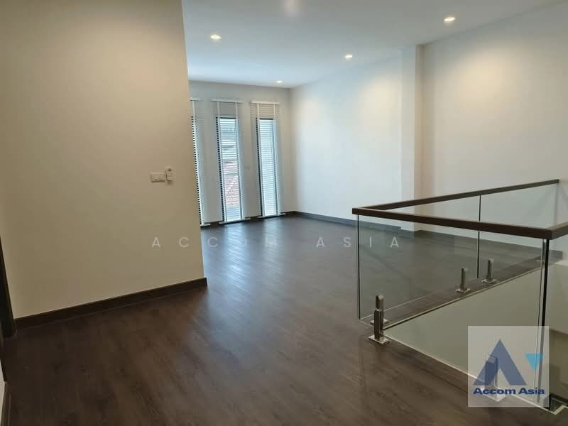 Pet friendly Pet-Friendly Modern 3-Storey House with Spacious Balcony and Large Living Area, bangkok, Khlong Tan Nua, Watthana, Bangkok, 4 Bedrooms, 330 sqm, Single Detached House For Rent, by Accom Asia, 500356074 - DDproperty.com