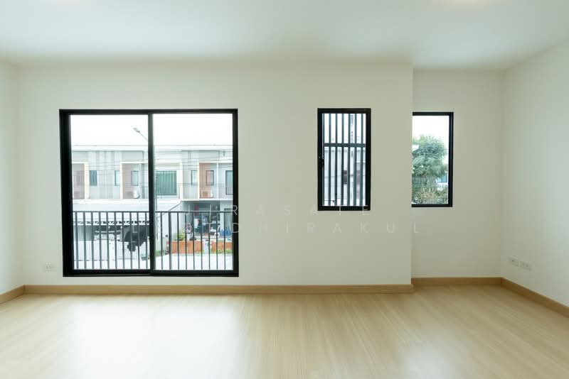 The Connect Suanluang-Onnut, Bangkok, Soi 67, Chalerm Phrakiat Rama 9 Road, Prawet, Bangkok, 3 Bedrooms, 18 sqm, Townhouse For Sale, by Jirasate Lertdhirakul, 500356164 - DDproperty.com