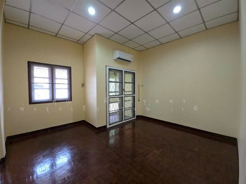 เลิศพงษ์ ซอยลาดปลาเค้า72 แยก1, Bangkok, ถนนรามอินทรา, Anusaowari, Bang Khen, Bangkok, 2 Bedrooms, 100 sqm, Townhouse For Sale, by คุณ เพ็ชรจุตพร เพ่งรุ่งเรืองวงษ์ (เพ็ชร), 500356214 - DDproperty.com