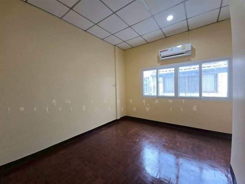 เลิศพงษ์ ซอยลาดปลาเค้า72 แยก1, Bangkok, ถนนรามอินทรา, Anusaowari, Bang Khen, Bangkok, 2 Bedrooms, 100 sqm, Townhouse For Sale, by คุณ เพ็ชรจุตพร เพ่งรุ่งเรืองวงษ์ (เพ็ชร), 500356214 - DDproperty.com