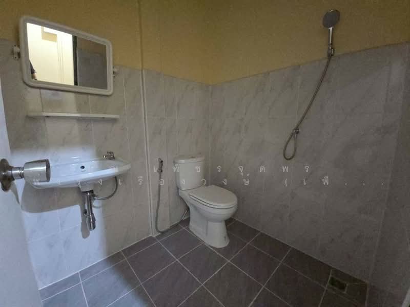 เลิศพงษ์ ซอยลาดปลาเค้า72 แยก1, Bangkok, ถนนรามอินทรา, Anusaowari, Bang Khen, Bangkok, 2 Bedrooms, 100 sqm, Townhouse For Sale, by คุณ เพ็ชรจุตพร เพ่งรุ่งเรืองวงษ์ (เพ็ชร), 500356214 - DDproperty.com