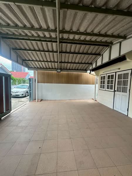 ปลาทอง ศรีนครินทร์ ซอยศรีด่าน 4, Samut Prakan, ศรีนครินทร์, Samrong Nua, Muang Samut Prakarn, Samut Prakan, 4 Bedrooms, 100 sqm, Single Detached House For Sale, by อภัสนันท์ ภัคนราธนเศรษฐ์, 500356252 - DDproperty.com