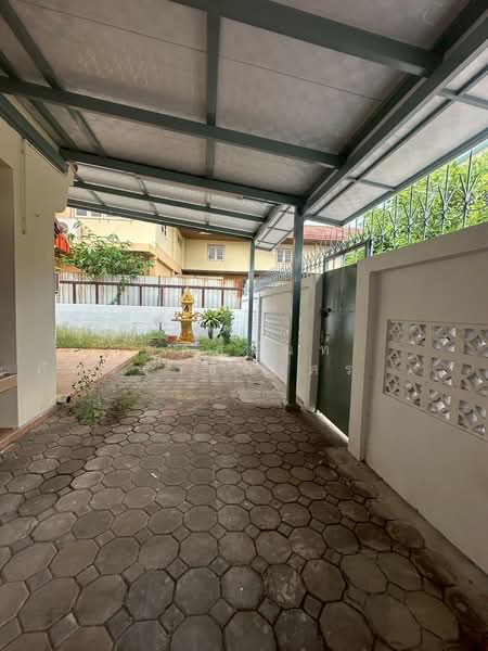 ปลาทอง ศรีนครินทร์ ซอยศรีด่าน 4, Samut Prakan, ศรีนครินทร์, Samrong Nua, Muang Samut Prakarn, Samut Prakan, 4 Bedrooms, 100 sqm, Single Detached House For Sale, by อภัสนันท์ ภัคนราธนเศรษฐ์, 500356252 - DDproperty.com