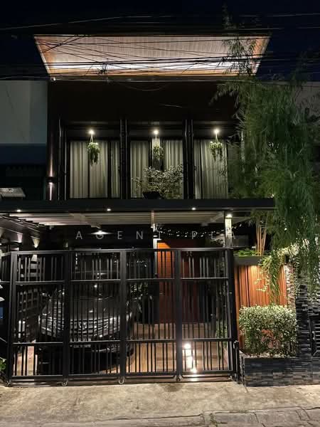 For Sale/Rent: Townhome/Office in the Heart of Ramkhamhaeng (SPSAD4031), Bangkok, Hua Mak, Bang Kapi, Bangkok, 3 Bedrooms, 220 sqm, Townhouse For Rent, by Agent Pla, 500356276 - DDproperty.com