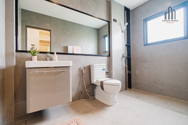 Bangkok Boulevard Signature Pinklao-Borom, Bangkok, Sala Thammasop Road, Sala Thammasop, Thawi Watthana, Bangkok, 4 Bedrooms, 449 sqm, Single Detached House For Sale, by Kay Tippayanet, 500356294 - DDproperty.com