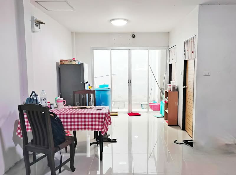 โกลเด้นทาวน์ วังหิน-แตงอ่อน, Chon Buri (Pattaya), Surasak, Si Racha, Chon Buri (Pattaya), 3 Bedrooms, 100 sqm, Townhouse For Sale, by The Best Property อ้น, 500356329 - DDproperty.com