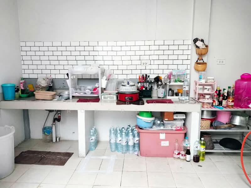โกลเด้นทาวน์ วังหิน-แตงอ่อน, Chon Buri (Pattaya), Surasak, Si Racha, Chon Buri (Pattaya), 3 Bedrooms, 100 sqm, Townhouse For Sale, by The Best Property อ้น, 500356329 - DDproperty.com