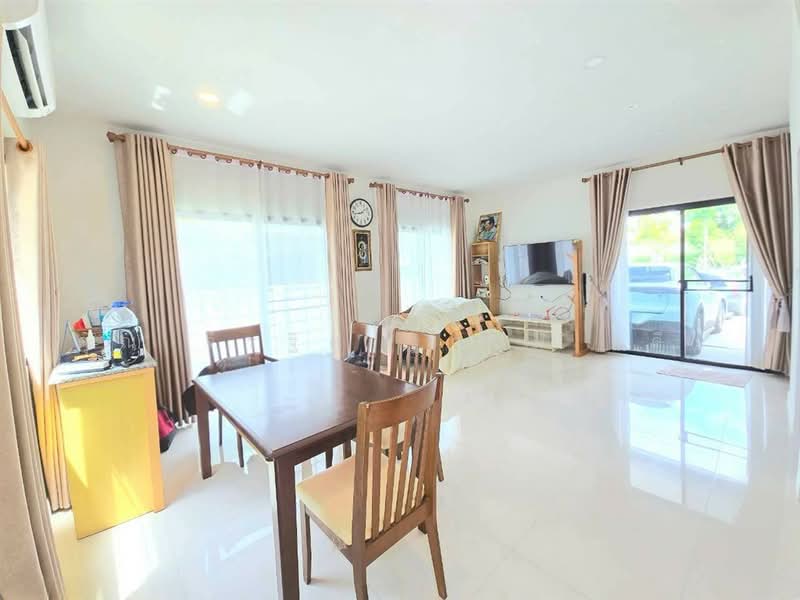 Britania Ratchaphruek-Kanchanaphisek : บริทาเนีย ราชพฤกษ์-กาญจนาภิเษก, Pathum Thani, Khlong Phra Udom, Lat Lum Kaeo, Pathum Thani, 3 Bedrooms, 150 sqm, Semi-Detached House (Twin House) For Sale, by คุณ จีรฐิต ฐานดี (ดี), 500356345 - DDproperty.com