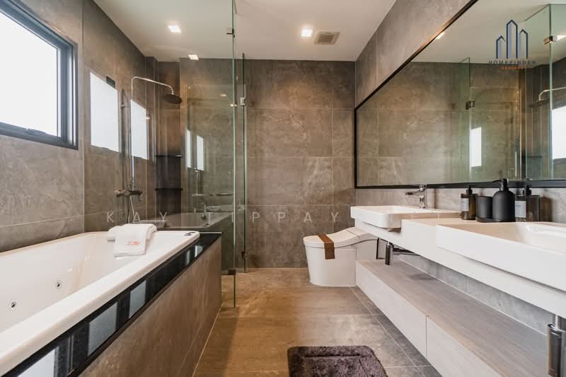 Bangkok Boulevard Signature Pinklao-Borom, Bangkok, Sala Thammasop Road, Sala Thammasop, Thawi Watthana, Bangkok, 4 Bedrooms, 390 sqm, Single Detached House For Sale, by Kay Tippayanet, 500356352 - DDproperty.com