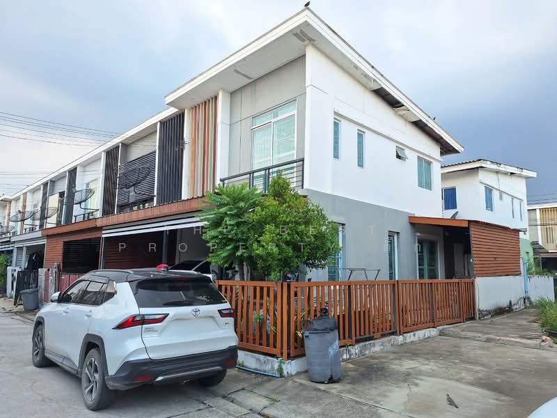 Baan Pruksa 86/2 Ladkrabang-Suvarnabhumi, Samut Prakan, Soi Ladkrabang 54, Ladkrabang Road, Srisa Chorakhe Noi, Bang Sao Thong, Samut Prakan, 3 Bedrooms, 100 sqm, Townhouse For Sale, by The Best Property ติ๊ก, 500356371 - DDproperty.com