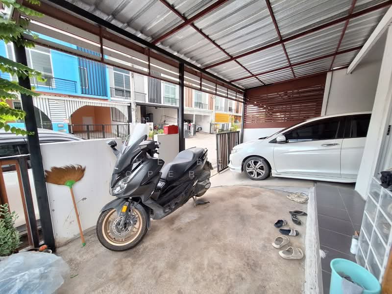 Baan Pruksa 86/2 Ladkrabang-Suvarnabhumi : บ้านพฤกษา 86/2 ลาดกระบัง-สุวรรณภูมิ, สมุทรปราการ, ซ.ลาดกระบัง 54 ถ.ลาดกระบัง, ศีรษะจรเข้น้อย, บางเสาธง, สมุทรปราการ, 100 ตร.ม., ทาวน์เฮ้าส์ ขาย, โดย The Best Property ติ๊ก, 500356371 - DDproperty.com