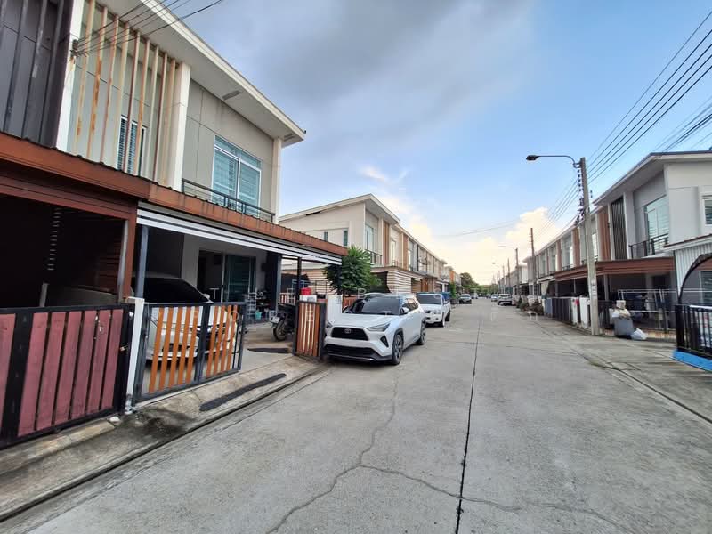 Baan Pruksa 86/2 Ladkrabang-Suvarnabhumi : บ้านพฤกษา 86/2 ลาดกระบัง-สุวรรณภูมิ, สมุทรปราการ, ซ.ลาดกระบัง 54 ถ.ลาดกระบัง, ศีรษะจรเข้น้อย, บางเสาธง, สมุทรปราการ, 100 ตร.ม., ทาวน์เฮ้าส์ ขาย, โดย The Best Property ติ๊ก, 500356371 - DDproperty.com