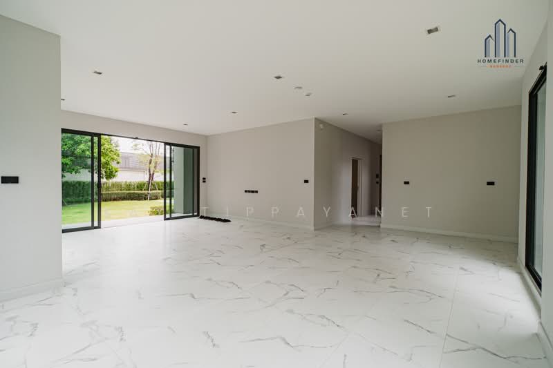Bangkok Boulevard Signature Pinklao-Borom, Bangkok, Sala Thammasop Road, Sala Thammasop, Thawi Watthana, Bangkok, 4 Bedrooms, 449 sqm, Single Detached House For Sale, by Kay Tippayanet, 500356390 - DDproperty.com