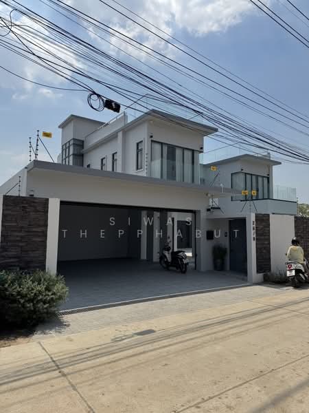 5 Bed Luxury Villa Near Mabprachan Lake for Rent Only 130k | 800 Sqm Land | Rooftop Terrace, Chon Buri (Pattaya), Phon prapha nimit 36, Poong, Bang Lamung (Pattaya), Chon Buri (Pattaya), 5 Bedrooms, 434 sqm, Villa For Rent, by Siwas Thepphabut, 500356426 - DDproperty.com