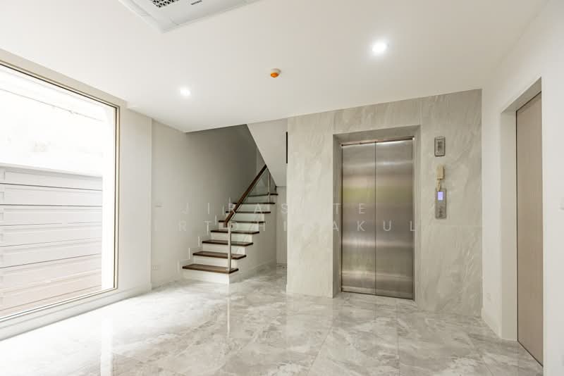 Symmetry Kaset-Nawamin, Bangkok, 789/1-3 Prasert-Manukitch Rd, Nawamin, Bueng Kum, Bangkok, 3 Bedrooms, 370 sqm, Single Detached House For Sale, by Jirasate Lertdhirakul, 500356431 - DDproperty.com