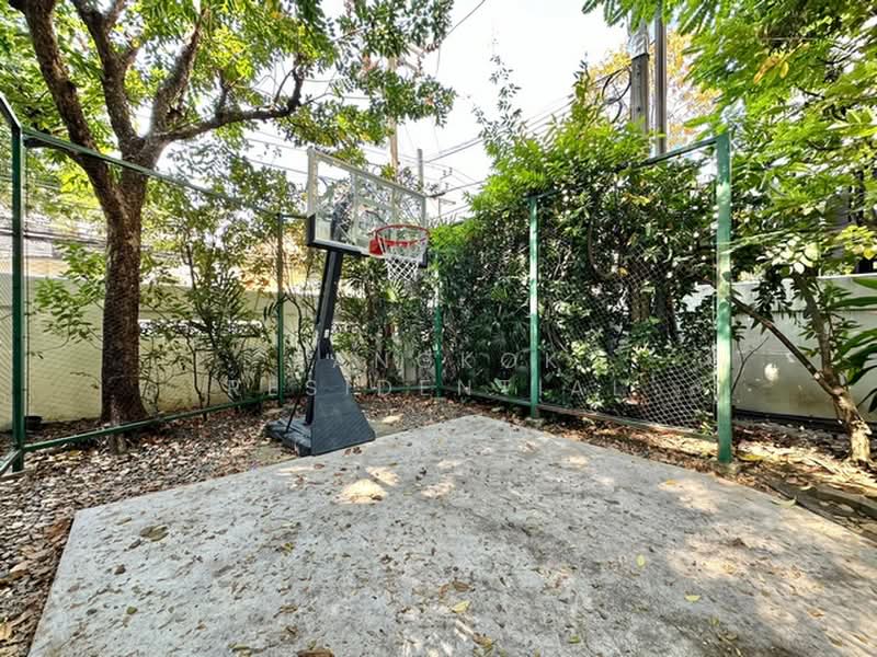 Mayfair Garden Apartment, Bangkok, 59 Soi Sukhumvit 16, Khlong Toei, Bangkok, 4 Bedrooms, 260 sqm, Apartment For Rent, by Bangkok Residential, 500356454 - DDproperty.com