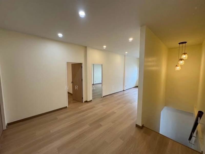 Chat Kaeo Bang Kapi Village, Bangkok, Happyland Road, Khlong Chan, Bang Kapi, Bangkok, 3 Bedrooms, 240 sqm, Townhouse For Sale, by NR AGENT, 500356521 - DDproperty.com