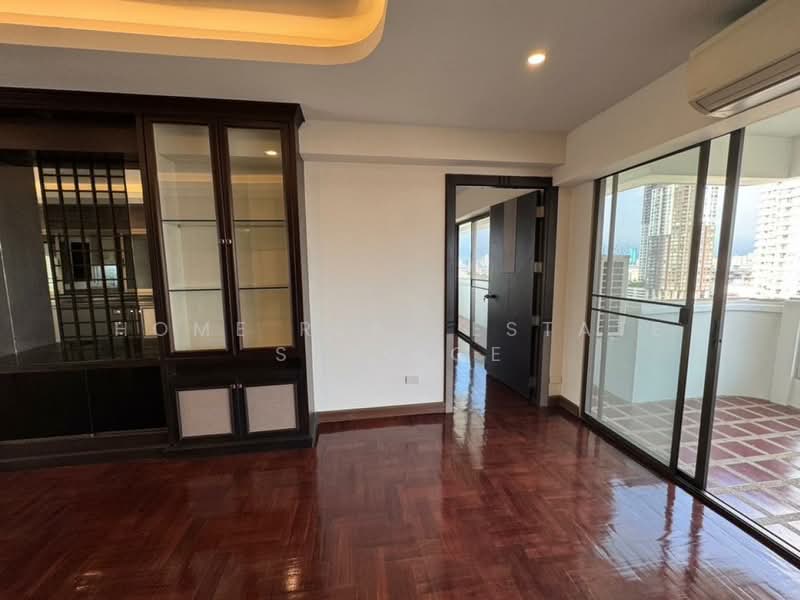 Riverside Villa Condominium 1 : ริเวอร์ไซด์ วิลล่า คอนโดมิเนียม 1, กรุงเทพ, ถนนพระราม3, บางโคล่, บางคอแหลม, กรุงเทพ, 198 ตร.ม., คอนโด ขาย, โดย HOME Real Estate Service, 500356575 - DDproperty.com