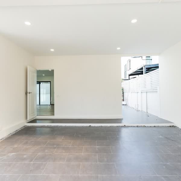 Pruksa Town Nexts Onnut - Rama 9, Bangkok, Chaloem Phrakiat Rama 9 Road, Prawet, Bangkok, 3 Bedrooms, 150 sqm, Townhouse For Sale, by Jirasate Lertdhirakul, 500356608 - DDproperty.com