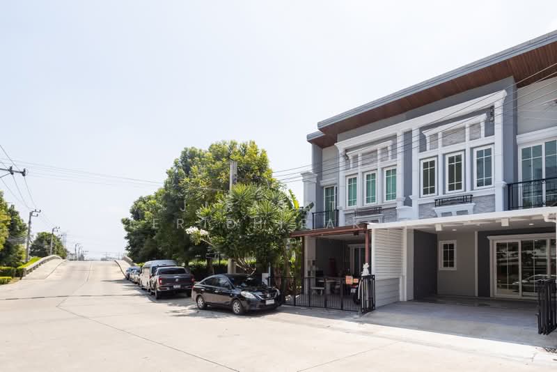 Golden Town 3 Bangna-Suanluang, Bangkok, Kanchanaphisek Road, Prawet, Bangkok, 4 Bedrooms, 120 sqm, Townhouse For Sale, by Jirasate Lertdhirakul, 500356611 - DDproperty.com