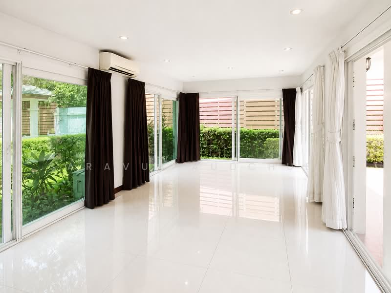 Seabreeze Villa Pattaya, Chon Buri (Pattaya), ถนนสุขุมวิท, Bang Lamung, Bang Lamung (Pattaya), Chon Buri (Pattaya), 5 Bedrooms, 350 sqm, Single Detached House For Sale, by Saravut Audchuen, 500356642 - DDproperty.com