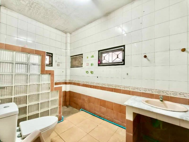 หมู่บ้านเพชรเกษม 3, Bangkok, Bang Kae Nua, Bang Khae, Bangkok, 5 Bedrooms, 180 sqm, Single Detached House For Sale, by สรภพ ยอดไชย (สีฝุ่น), 500356666 - DDproperty.com