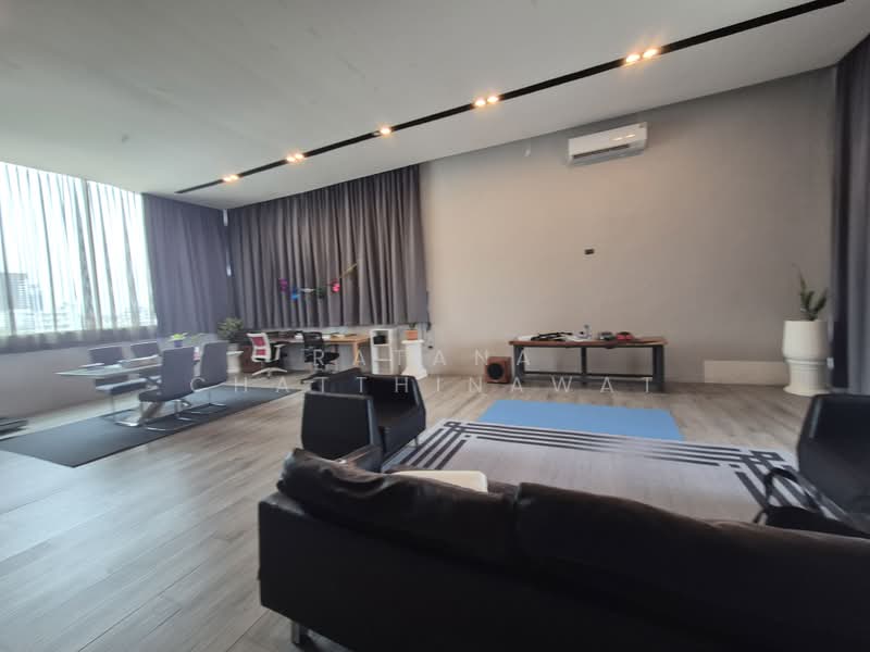 Apai Loft, Bangkok, เอกมัย 22, Khlong Tan Nua, Watthana, Bangkok, , 2,200 sqm, Shophouse For Sale, by Ratana Chatthinawat, 500356684 - DDproperty.com