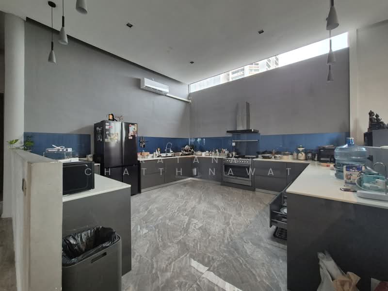 Apai Loft, กรุงเทพ, เอกมัย 22, คลองตันเหนือ, วัฒนา, กรุงเทพ, 2,200 ตร.ม., ตึกแถว-อาคารพาณิชย์ ขาย, โดย Ratana Chatthinawat, 500356684 - DDproperty.com