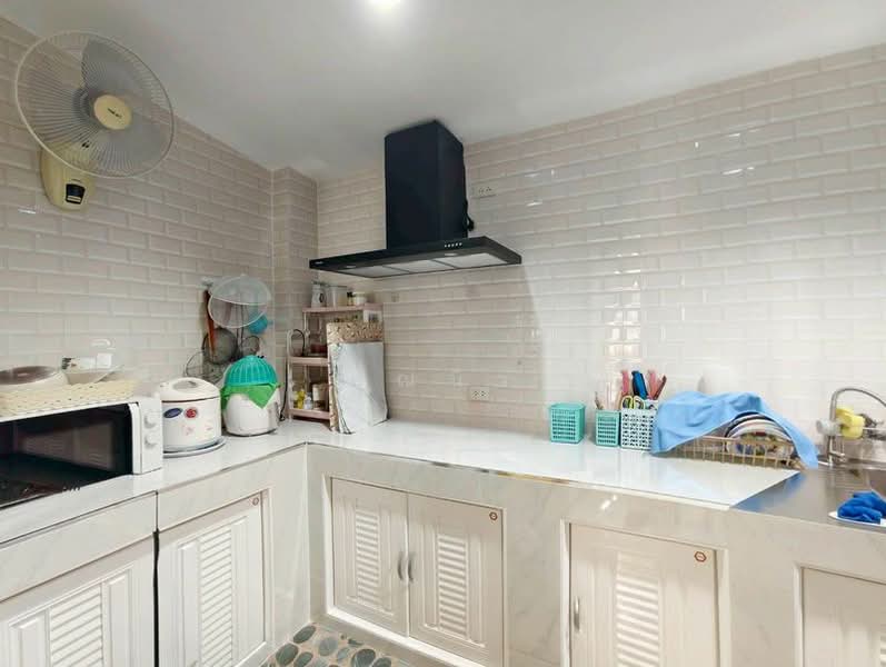 Golden Town Rama 2, Samut Sakhon, Rama 2 Road, Soi Wat Panthai Norasing, Phanthai Norasing, Muang Samut Sakhon, Samut Sakhon, 3 Bedrooms, 64 sqm, Townhouse For Sale, by คุณนิว, 500356692 - DDproperty.com