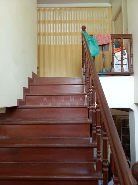 ขายบ้านเดี่ยว 96.5 ตรว. โครงสร้างอิฐมอญทั้งหลัง หน้าบ้านติดถนนกาญจนาภิเษก หันทิศใต้ เป็นที่อยู่อาศ, กรุงเทพ, ทวีวัฒนา, กรุงเทพ, 220 ตร.ม., บ้านเดี่ยว ขาย, โดย Anumas Hangkul, 500356706 - DDproperty.com