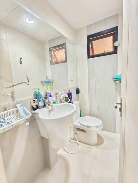 Baan Klang Muang Kalpapruek, Bangkok, Thonburi Court Road, Bang Wa, Phasi Charoen, Bangkok, 3 Bedrooms, 198 sqm, Townhouse For Sale, by คุณนิว, 500356714 - DDproperty.com