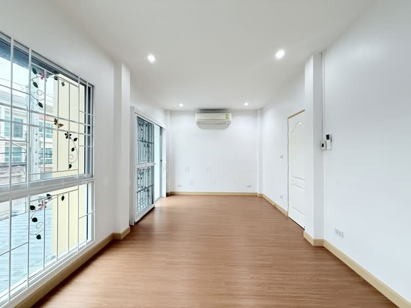Pensiri 4, Bangkok, Soi Muban Phen Siri 4 Liap Wari, Nong Chok, Bangkok, 4 Bedrooms, 80 sqm, Townhouse For Sale, by นภัสศรณ์ วงศ์สินไทยกร (นันท์), 500356734 - DDproperty.com