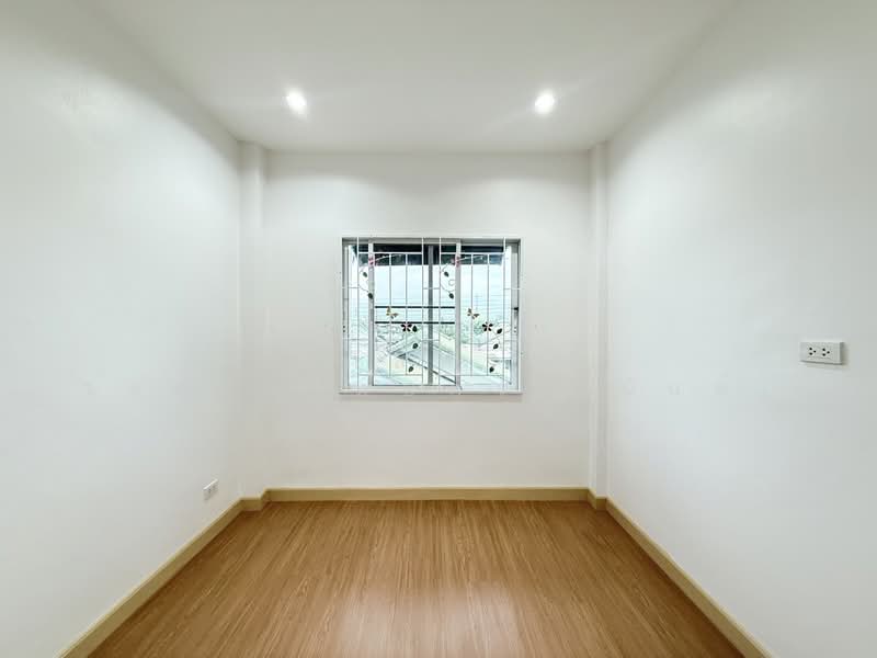 หมู่บ้านเพ็ญศิริ 4 : Pensiri 4, กรุงเทพ, Soi Muban Phen Siri 4 Liap Wari, หนองจอก, กรุงเทพ, 80 ตร.ม., ทาวน์เฮ้าส์ ขาย, โดย นภัสศรณ์ วงศ์สินไทยกร (นันท์), 500356734 - DDproperty.com
