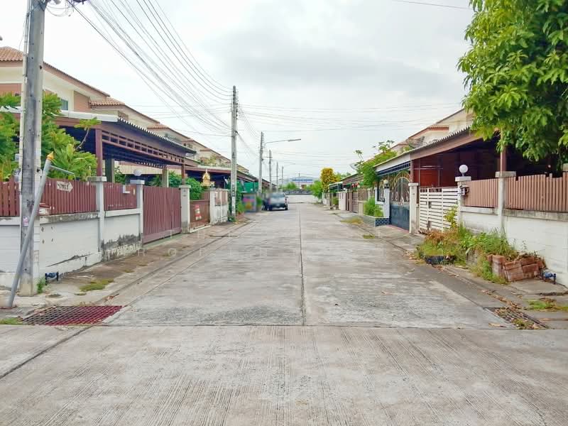 หมู่บ้านศรีพูนสุข (Sripoonsuk), ชลบุรี, บึง, ศรีราชา, ชลบุรี, 150 ตร.ม., บ้านแฝด ขาย, โดย The Best Property ชีต้า, 500356744 - DDproperty.com