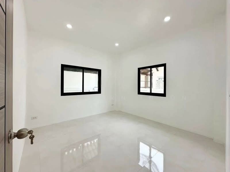 ขายบ้านเดี่ยว 3 ห้องนอน รีโนเวทใหม่ทั้งหลัง โซนถลาง ใกล้สนามบินภูเก็ต, ภูเก็ต, เชิงทะเล, ถลาง, ภูเก็ต, 100 ตร.ม., บ้านเดี่ยว ขาย, โดย Chutikarn In-On, 500356782 - DDproperty.com