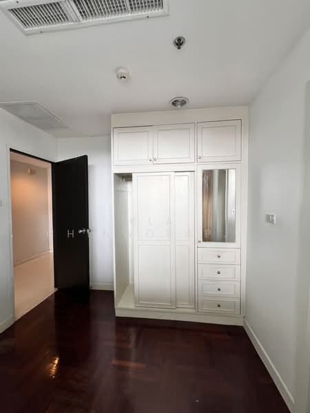 Lake Green, Bangkok, 199 Sukhumvit Soi 8, Khlong Toei, Bangkok, 2 Bedrooms, 106 sqm, Condo For Sale, by Kla Chinworapanya, 500356804 - DDproperty.com