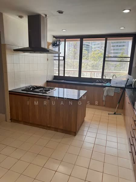 Fairview Tower, Bangkok, 40 Soi Sukhumvit 18, Khlong Toei, Bangkok, 3 Bedrooms, 257 sqm, Condo For Rent, by Phoom Imruangsri, 500356849 - DDproperty.com