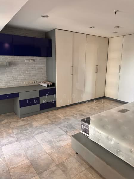 Fairview Tower, Bangkok, 40 Soi Sukhumvit 18, Khlong Toei, Bangkok, 3 Bedrooms, 257 sqm, Condo For Rent, by Phoom Imruangsri, 500356849 - DDproperty.com