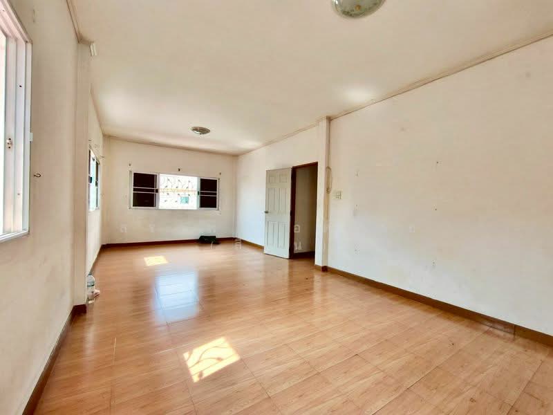 หมู่บ้านแสงตะวัน บางบอน 3, Bangkok, Bang Bon, Bangkok, 4 Bedrooms, 400 sqm, Single Detached House For Sale, by สรภพ ยอดไชย (สีฝุ่น), 500356900 - DDproperty.com