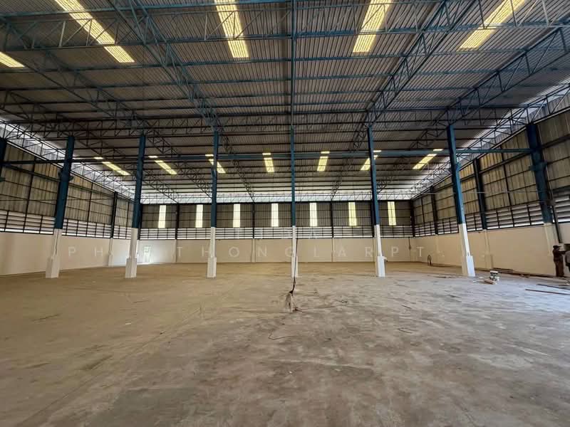Warehouse/factory for rent, Purple Line, Theparak Road, crane installation possible, near Bangna-, Samut Prakan, Bang Sao Thong, Samut Prakan, , 2,400 sqm, Warehouse/Factory For Rent, by Tida phanthonglarptawee, 500356928 - DDproperty.com