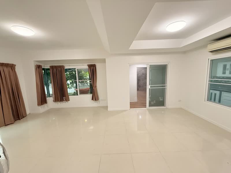 Moobaan Chollada Suvarnabhumi : หมู่บ้านชลลดา สุวรรณภูมิ, สมุทรปราการ, ถนนวัดศรีวารีน้อย, ศีรษะจรเข้น้อย, บางเสาธง, สมุทรปราการ, 180 ตร.ม., บ้านเดี่ยว ขาย, โดย ณัฐวิชย์ จุลพันธ์, 500356959 - DDproperty.com