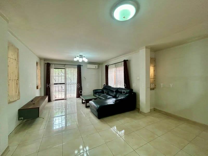 Hometown Sriracha, Chon Buri (Pattaya), Sriracha-Nongyaibu Road, Surasak, Si Racha, Chon Buri (Pattaya), 3 Bedrooms, 172 sqm, Semi-Detached House (Twin House) For Sale, by A House Property Co.,Ltd., 500357073 - DDproperty.com