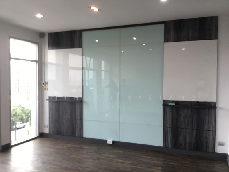 Commercial building 4-story 20 sq.wa 5 meters wide, located on On Nut Road, Sukhumvit 77, Prawet, Bangkok, สุขุมวิท 77, Prawet, Bangkok, , 320 sqm, Shophouse For Sale, by Sirithong Saetang, 500357076 - DDproperty.com