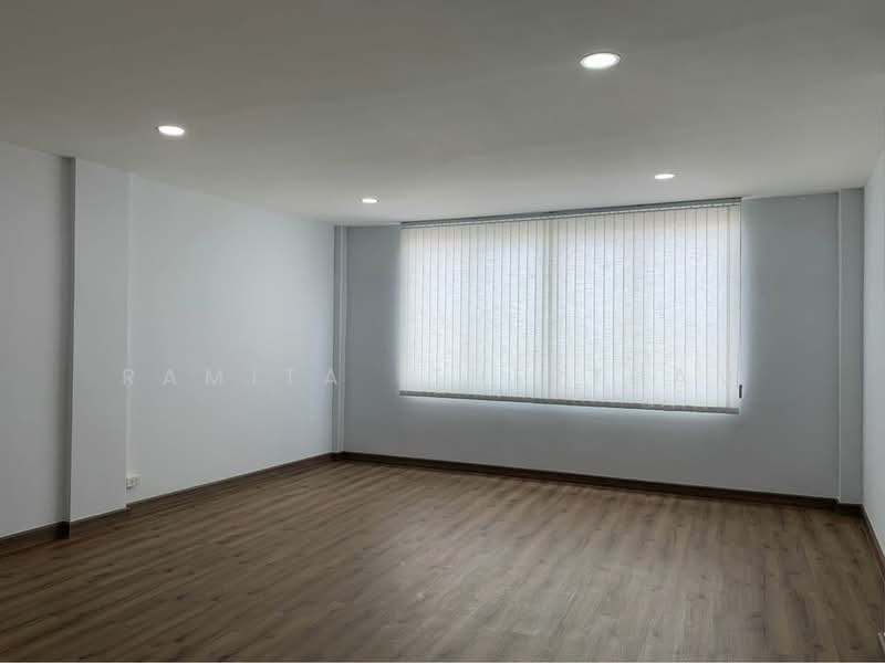4-BR Townhouse, Bangkok, Suan Luang, Bangkok, 4 Bedrooms, 270 sqm, Townhouse For Rent, by Ramita Theptham, 500357202 - DDproperty.com