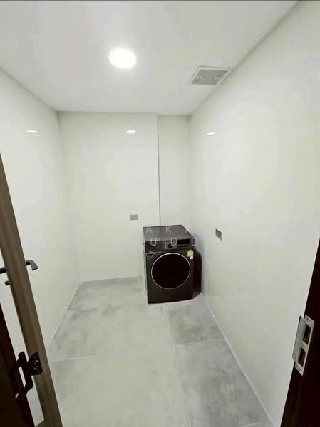 The Waterford Diamond Tower Sukhumvit, Bangkok, 758/18  Soi Sukhumvit 30/1, Sukhumvit Road, Khlong Toei, Bangkok, 3 Bedrooms, 147 sqm, Condo For Sale, by Tanakrit Chotbuddkayan, 500357218 - DDproperty.com