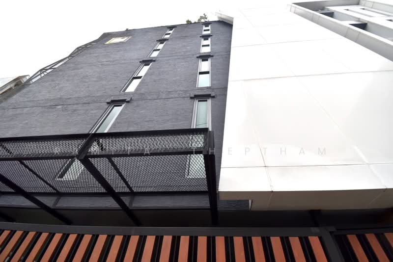 Qube Suites Sukhumvit 46, Bangkok, 30 Sukhumvit Road, Phra Kanong, Khlong Toei, Bangkok, 2 Bedrooms, 60 sqm, Apartment For Rent, by Ramita Theptham, 500357247 - DDproperty.com