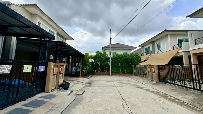 Passorn Pride Pinklao-Wongwaen, Nonthaburi, 154 Atchariya Phatthana Road, Sala Klang, Bang Kruai, Nonthaburi, 3 Bedrooms, 180 sqm, Single Detached House For Sale, by คุณ กิริยา วรรณารักษ์ (แอฟ), 500357254 - DDproperty.com