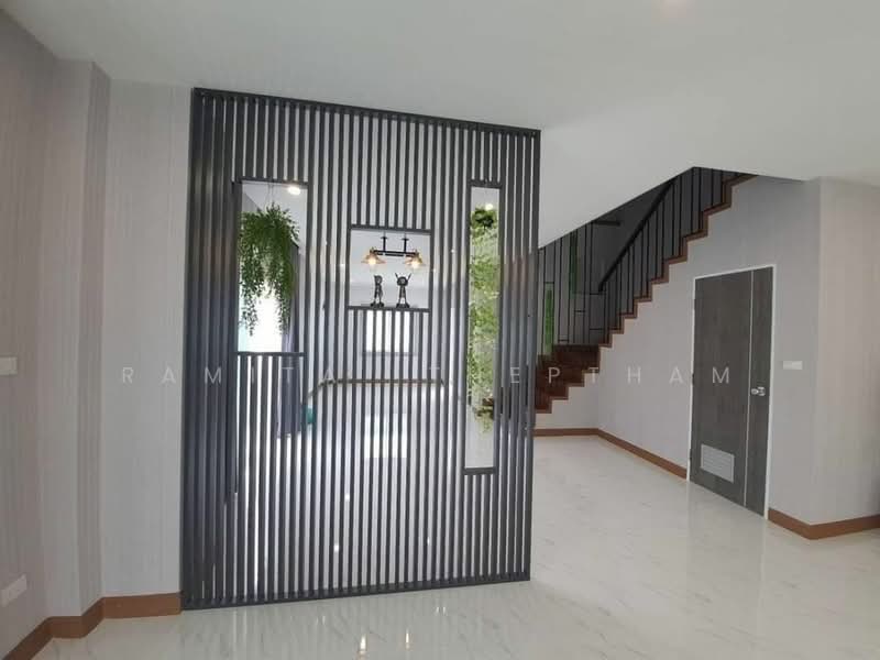 5-BR Townhouse, Bangkok, Saphan Sung, Bangkok, 5 Bedrooms, 377 sqm, Townhouse For Rent, by Ramita Theptham, 500357291 - DDproperty.com