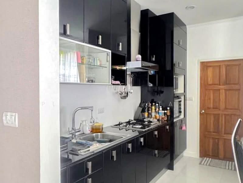 House for Sale Nong Pla Lai East Pattaya Fully Furnished, Chon Buri (Pattaya), Bang Lamung, Bang Lamung (Pattaya), Chon Buri (Pattaya), 3 Bedrooms, 200 sqm, Single Detached House For Sale, by PLC Real Estate, 500357337 - DDproperty.com